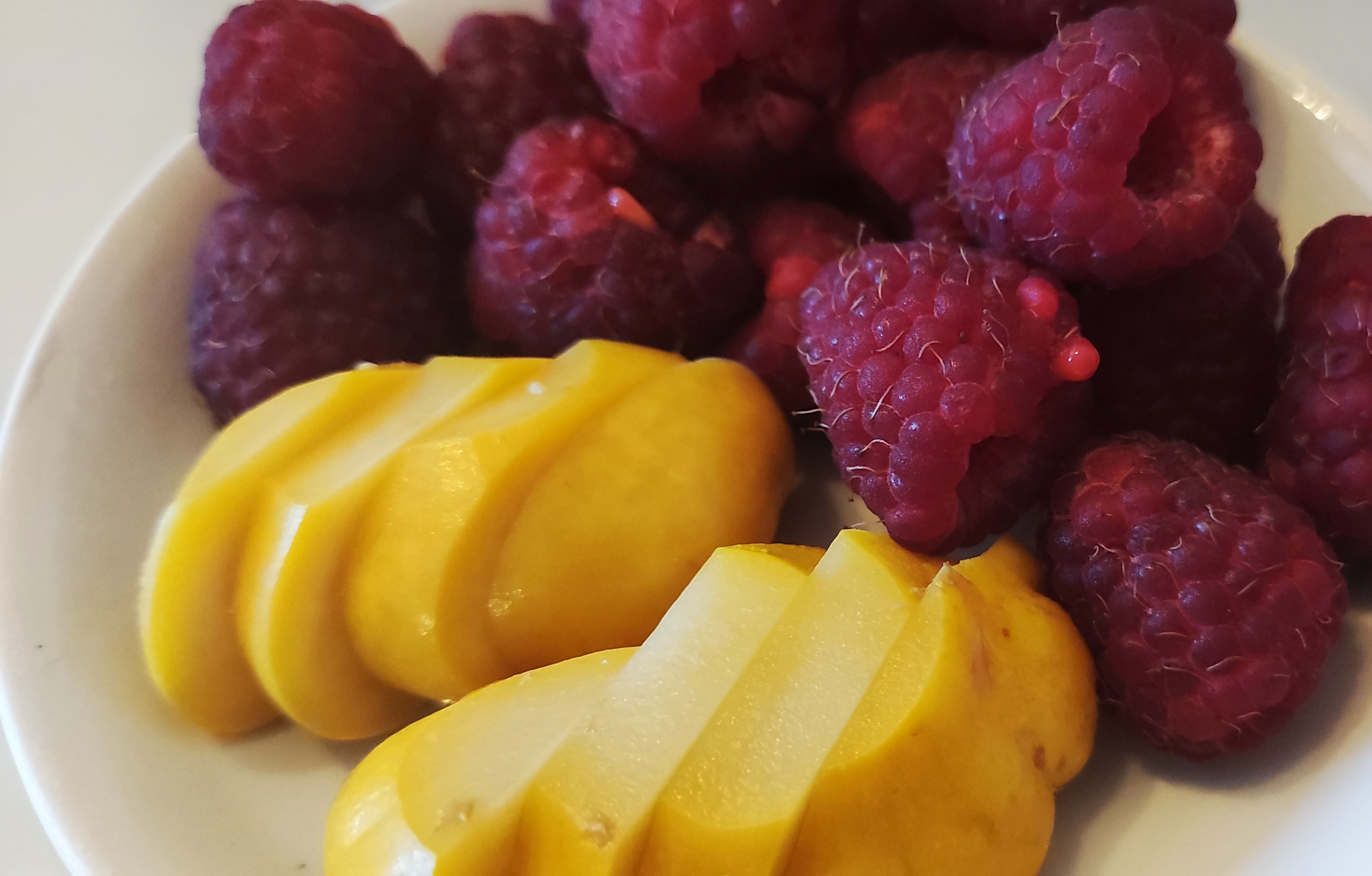 Вкусные сочетания. Сочетание малины с другими фруктами.
